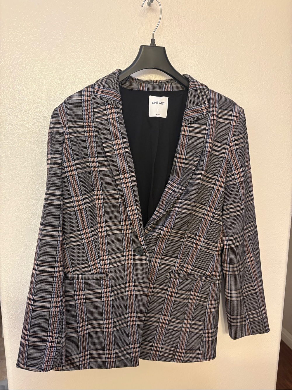 Hawt Plaid Nine West Blazer 😍😍😍 - Picture 2 of 4